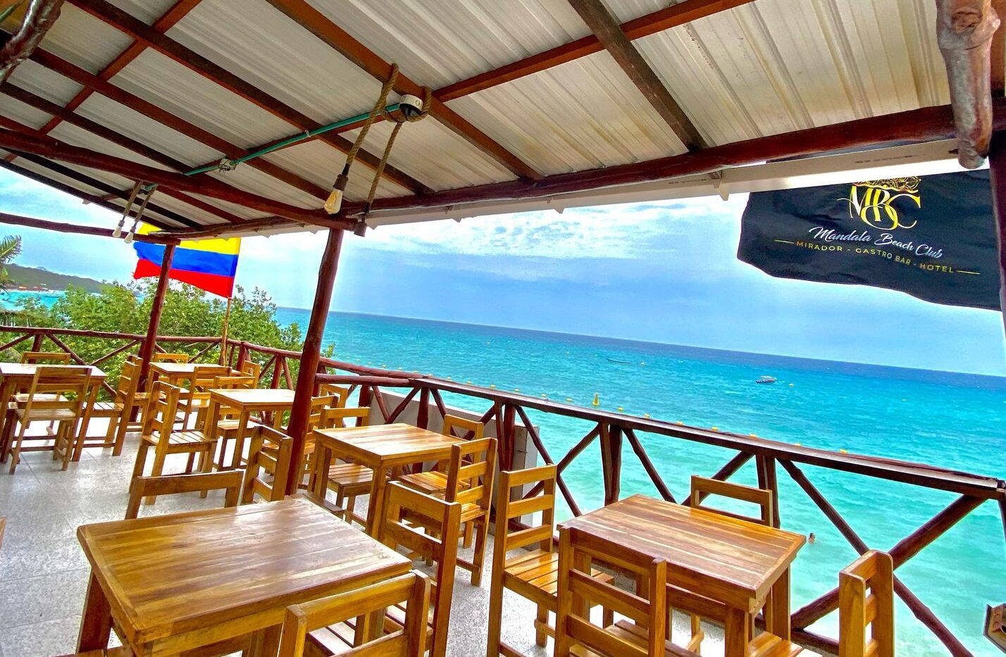 Pasadia Mandala Beach, Isla Baru (Playa tranquila)